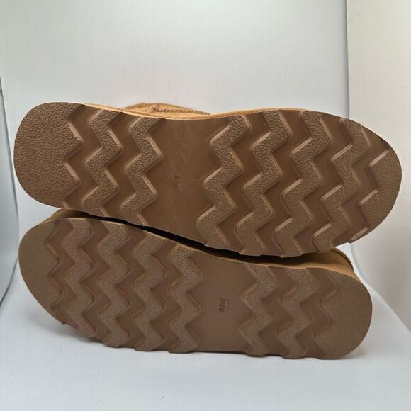 CUSHIONAIRE Women's Genuine Suede pull on platform boot +Memory Foam 8.5 WIDE CH - Picture 5 of 7